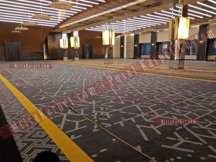 Proses Pemasangan Karpet Axminster untuk Karpet Ballroom Plaza Bapindo Jakarta